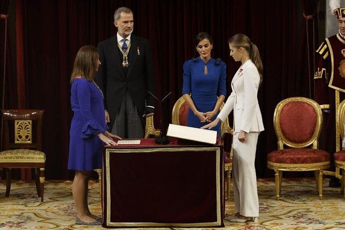 La princesa Leonor jura la constitución española - Imagen EFE