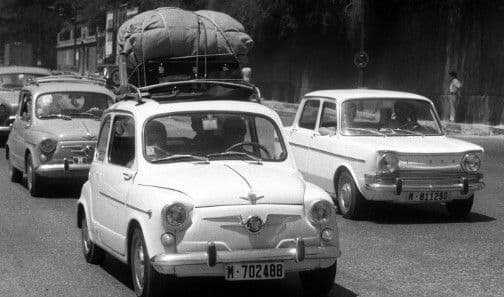 Imagen Seat 600D por las calles de Madrid - en 1973 tras dejó de fabricarse