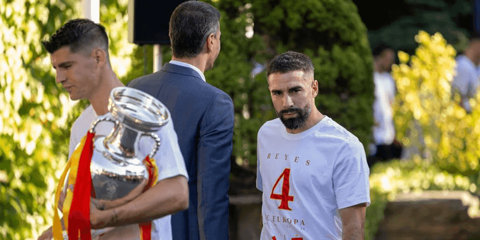 Carvajal en la celebración de la Eurocopa, saludo al presidente - imagen RTVE