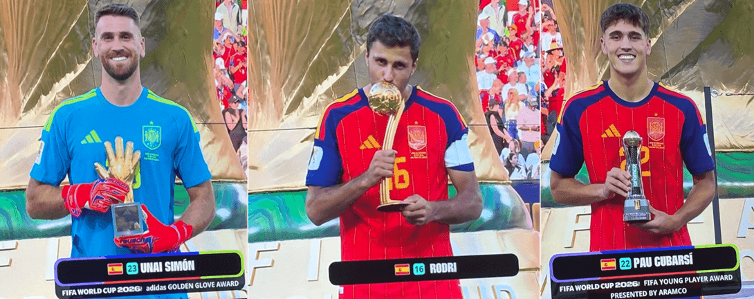 Unai Simón, Rodri y pau Cubarsí con sus t´tulos individuales : mejor protero, mejor jugador y mejor jugador joven del mundial.