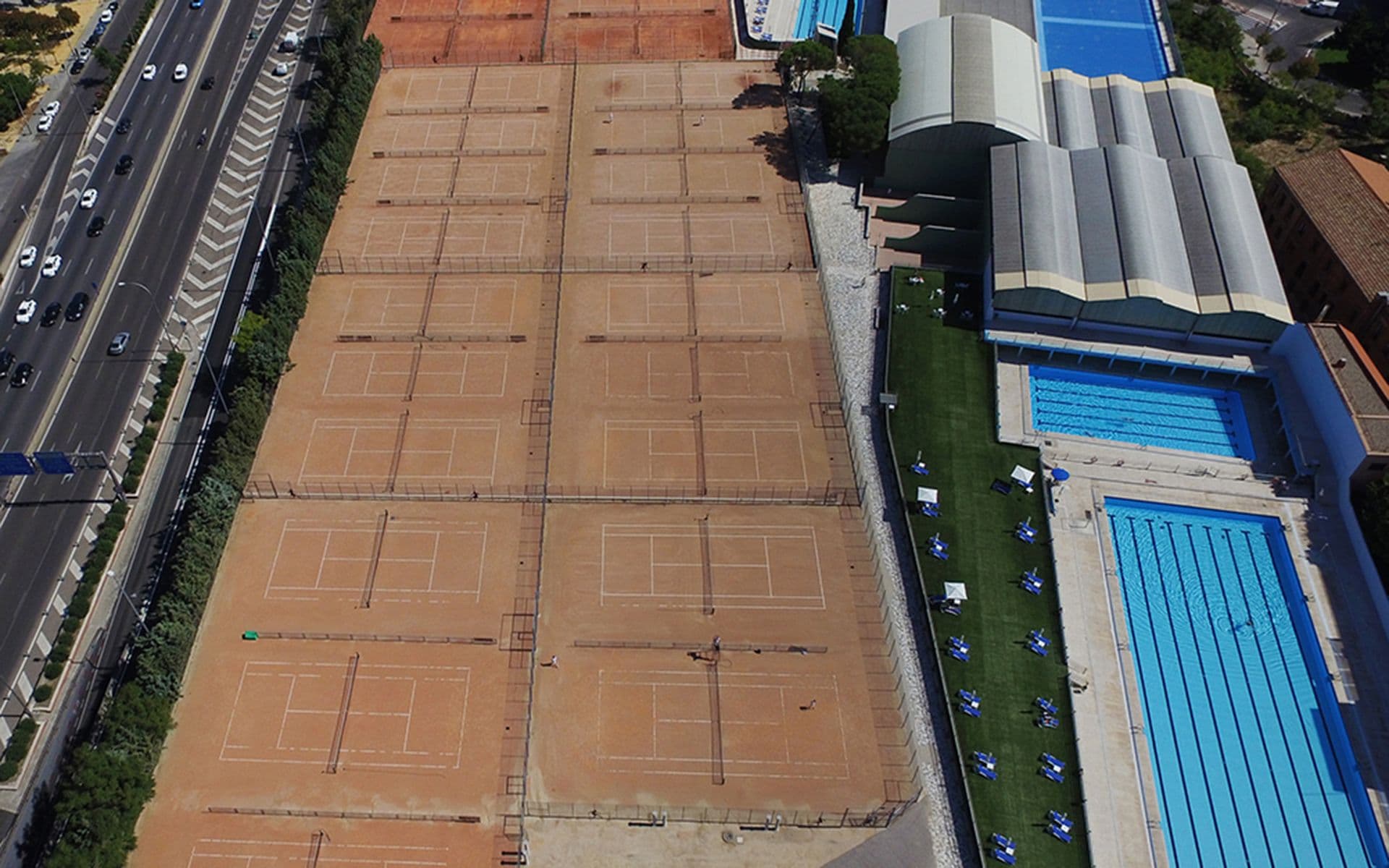Fundación Apóstol Santiago - Pistas de tenis en la actualidad, desapareció la pista 1.